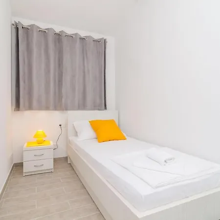 Dadic - Comfort Two Bedroom With Terrace And Sea V... *