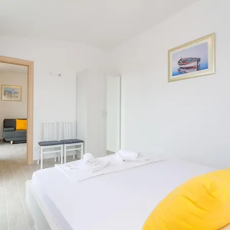 Dadic - Comfort Two Bedroom With Terrace And Sea V... Apartmán
